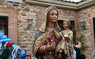 La comunidad parroquial de Arroyo del Ojanco recibe, con gran devoción, a la Virgen de la Cabeza Peregrina
